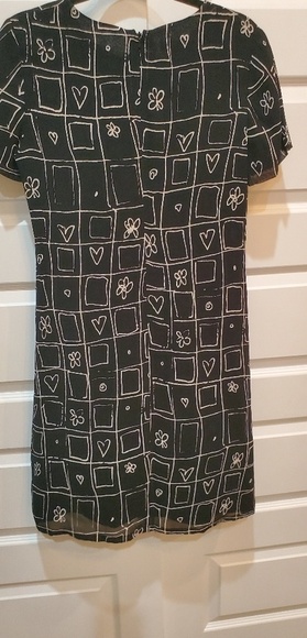 Dress‎ - Picture 4 of 4